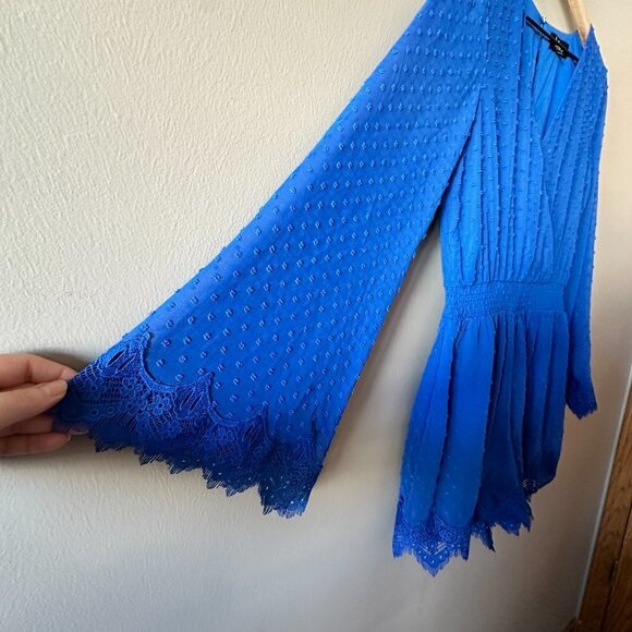 Women's L Lulus Meadowlake Blue Swiss Dot Lace Bell Sleeve Romper Textured - Picture 7 of 11